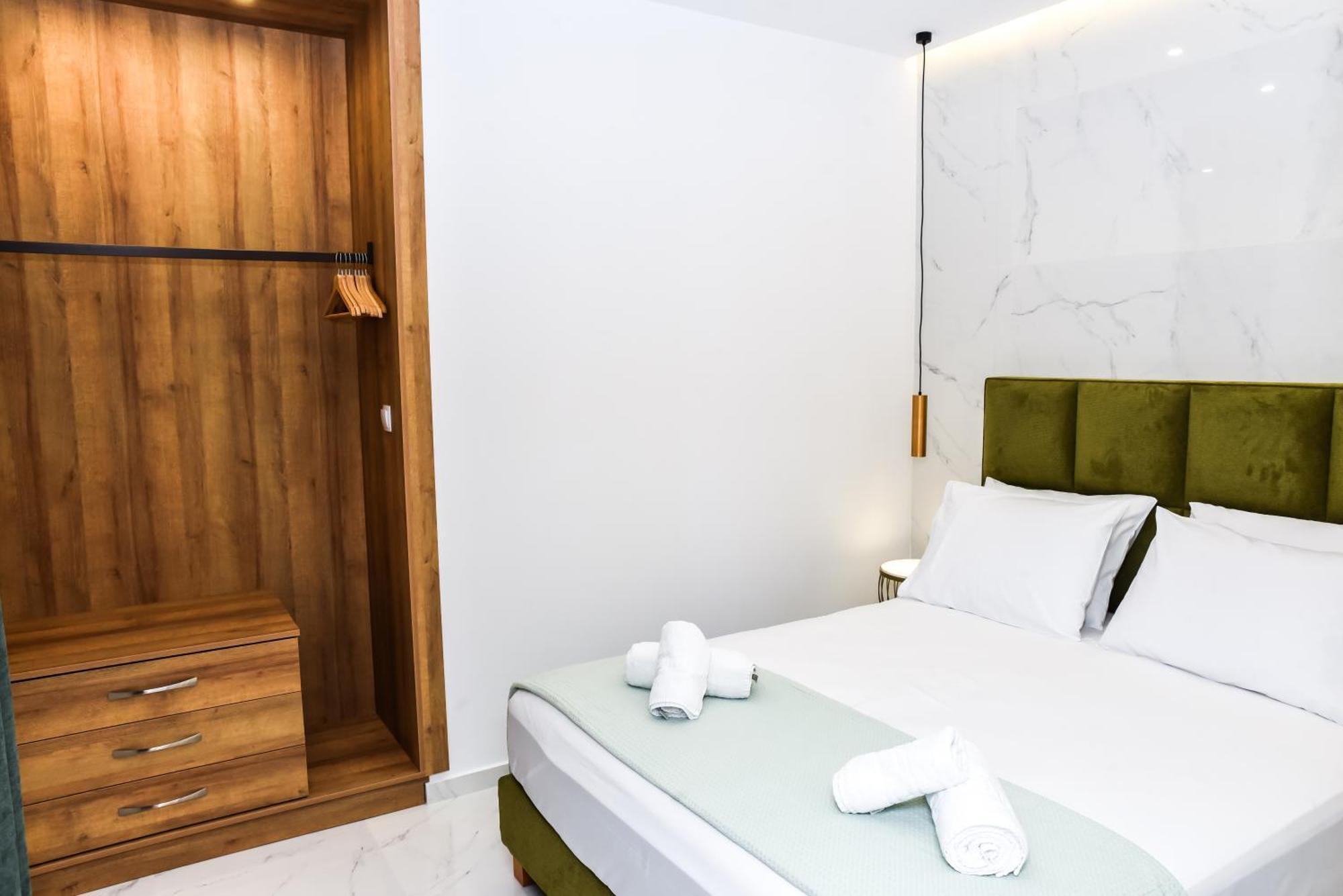 La Perla Apartments カラマタ エクステリア 写真