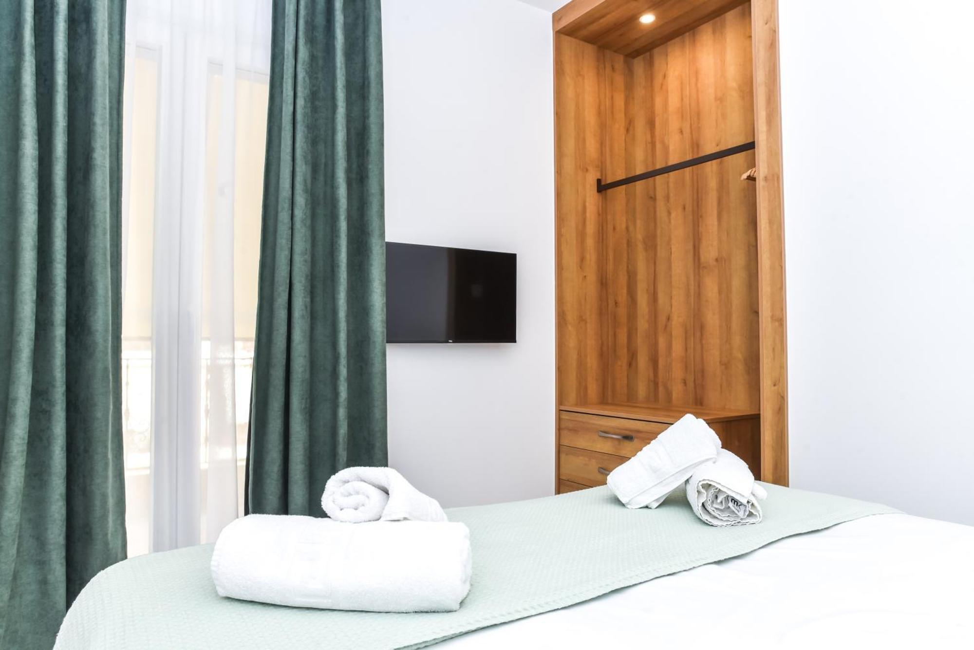 La Perla Apartments カラマタ エクステリア 写真