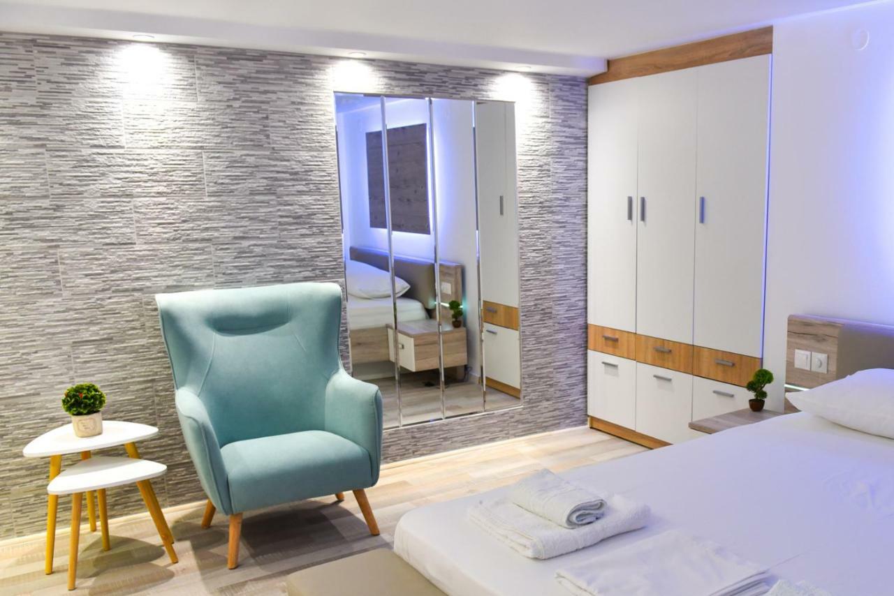 La Perla Apartments カラマタ エクステリア 写真