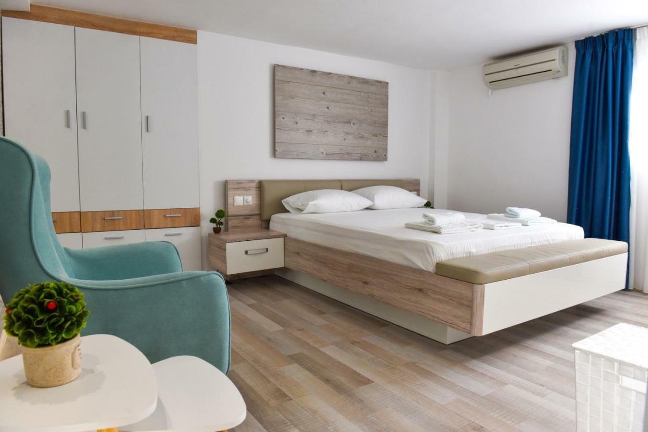 La Perla Apartments カラマタ エクステリア 写真